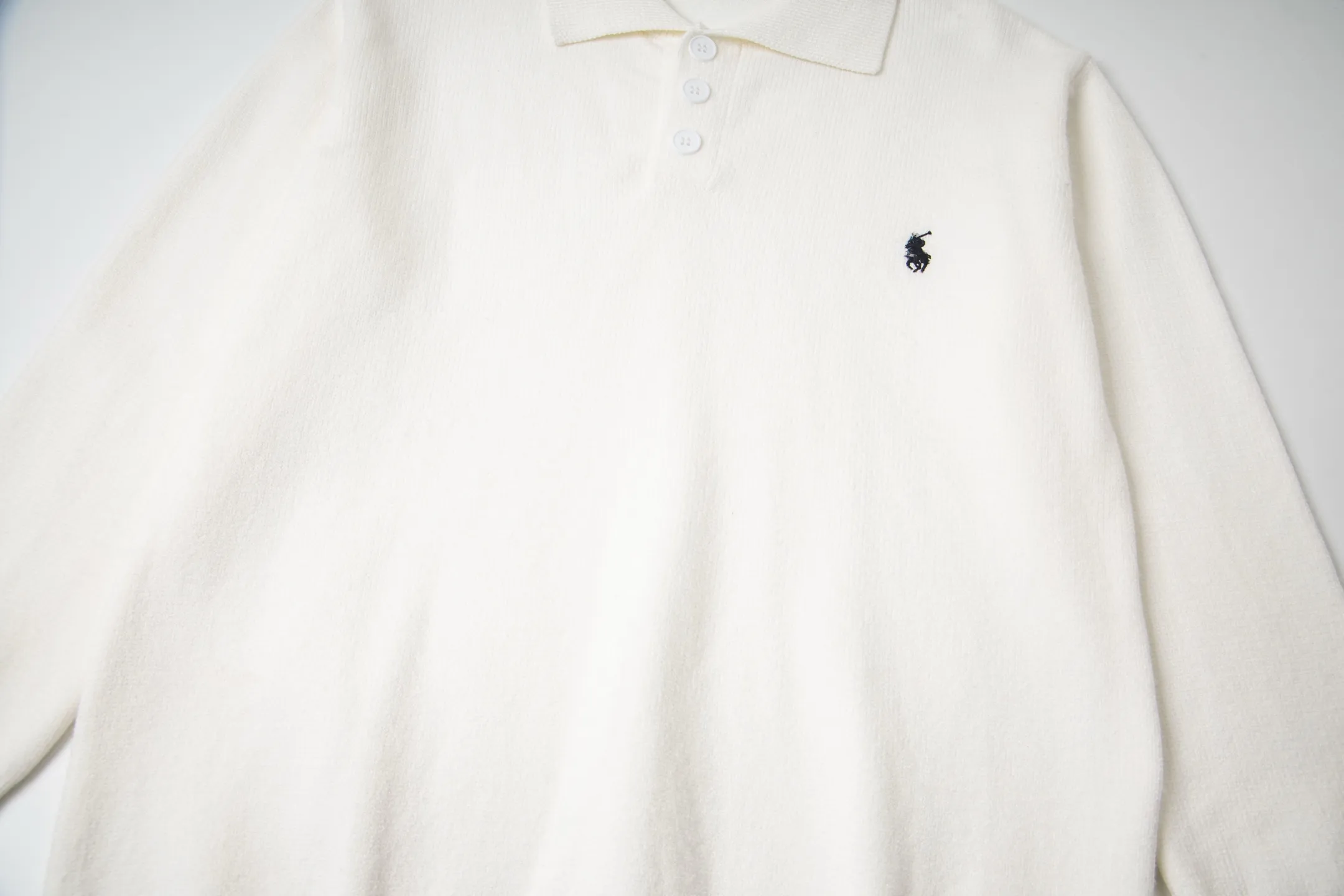 P230 Style number: Y258 Ralph Lauren POLO twist button open-chest sweater is a limited edition every year. There won’t be many styles in the store! Ralph Lauren men's half-button sweater. The shape is really nice. It can be worn alone or as a coat. It can be worn outside the inner layer. It is versatile and looks good. Tag, hanging grain, washable, packaging bag, full set of accessories. The appearance is quite high. The workmanship is super exquisite. Color: navy, gray, apricot, navy. Size: S M L XL